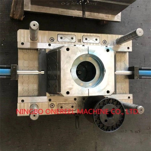 Custom Injection Molding Spool 
