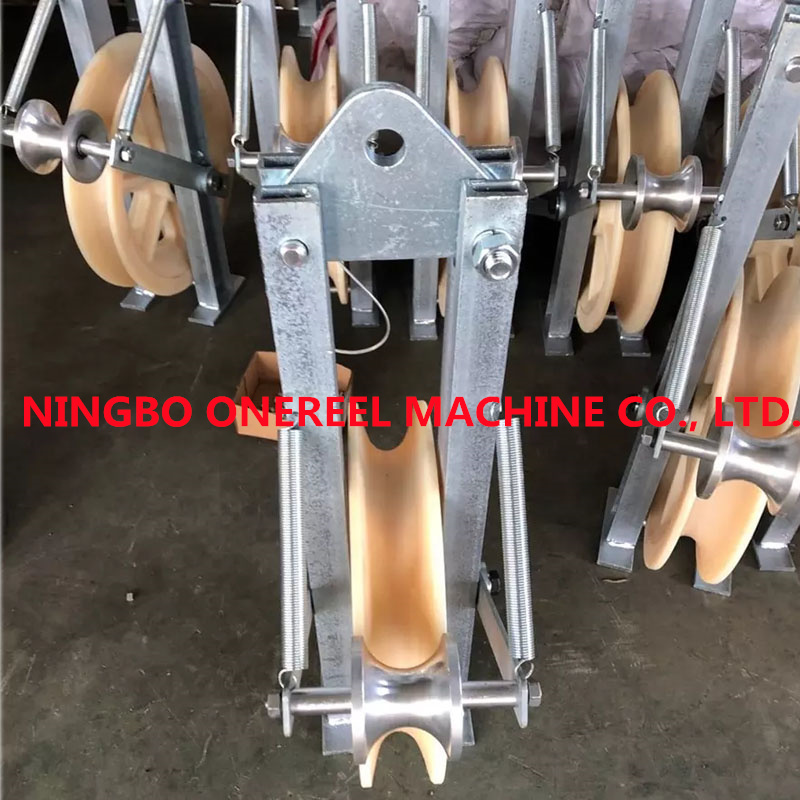 Pulley Block with Grounding Roller 