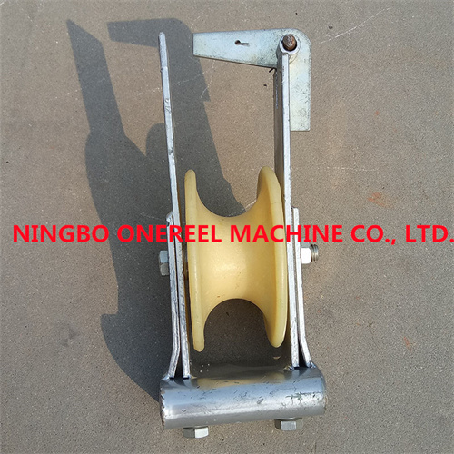 Crossarm Mounted Stringing Block 