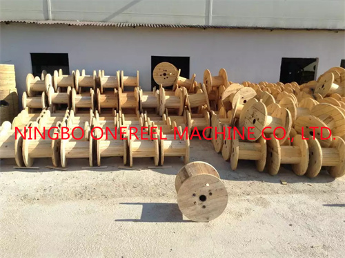 Empty Wooden Cable Spools for Sale 