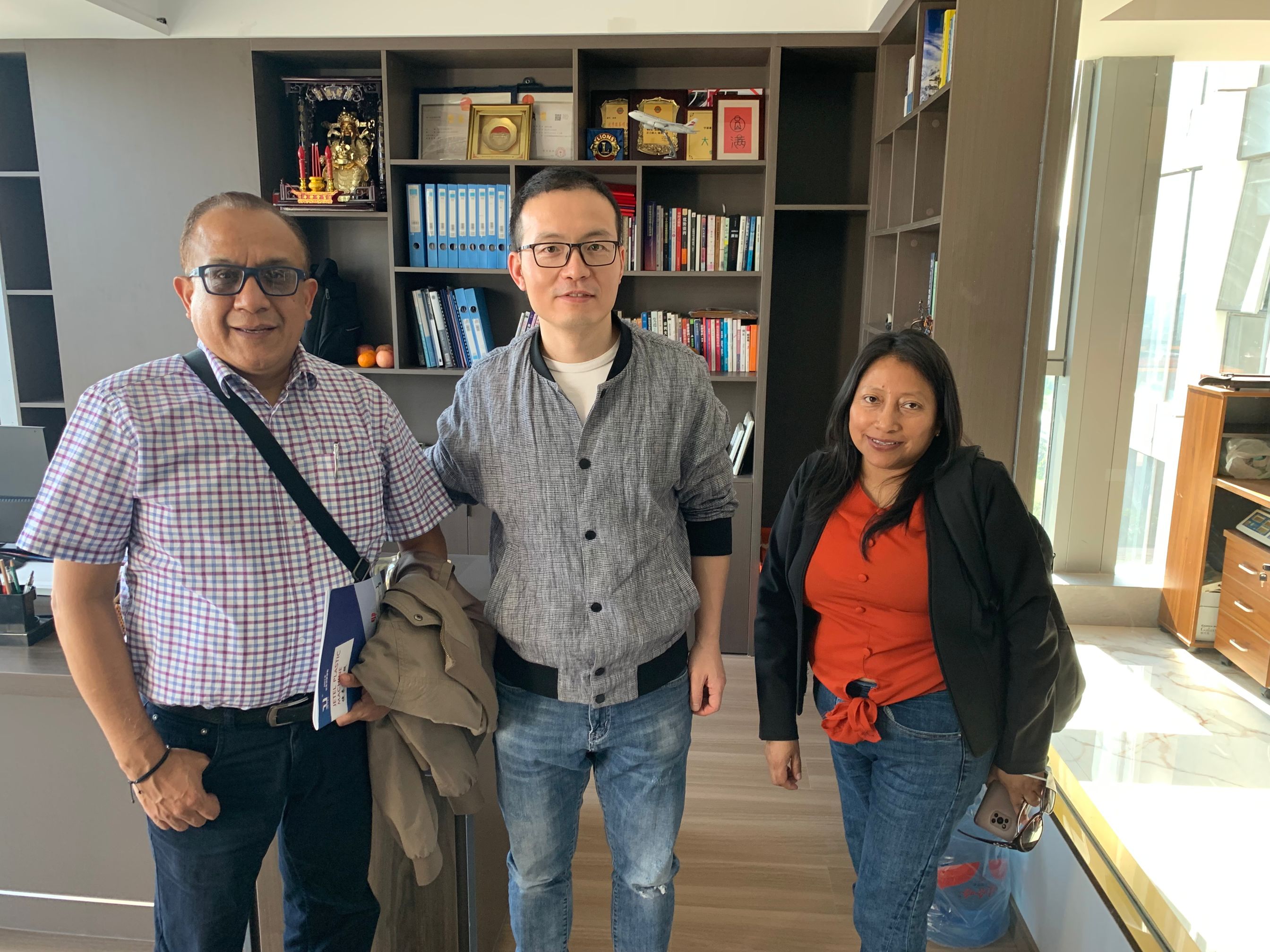 Ecuadorian Yarn Tube Customers Visit ONEREEL