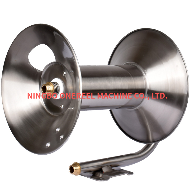 Features of the Wall-Mounted Watering Hose Storage Reel